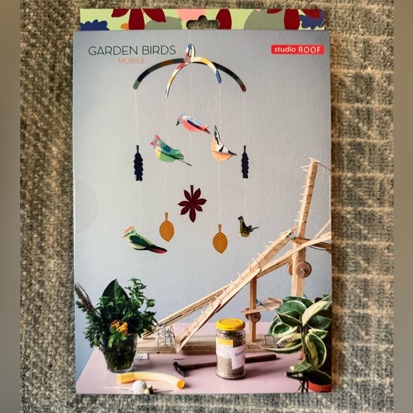 STUDIO ROOF- Multicolor Garden Bird Mobile - Picture 2 of 3